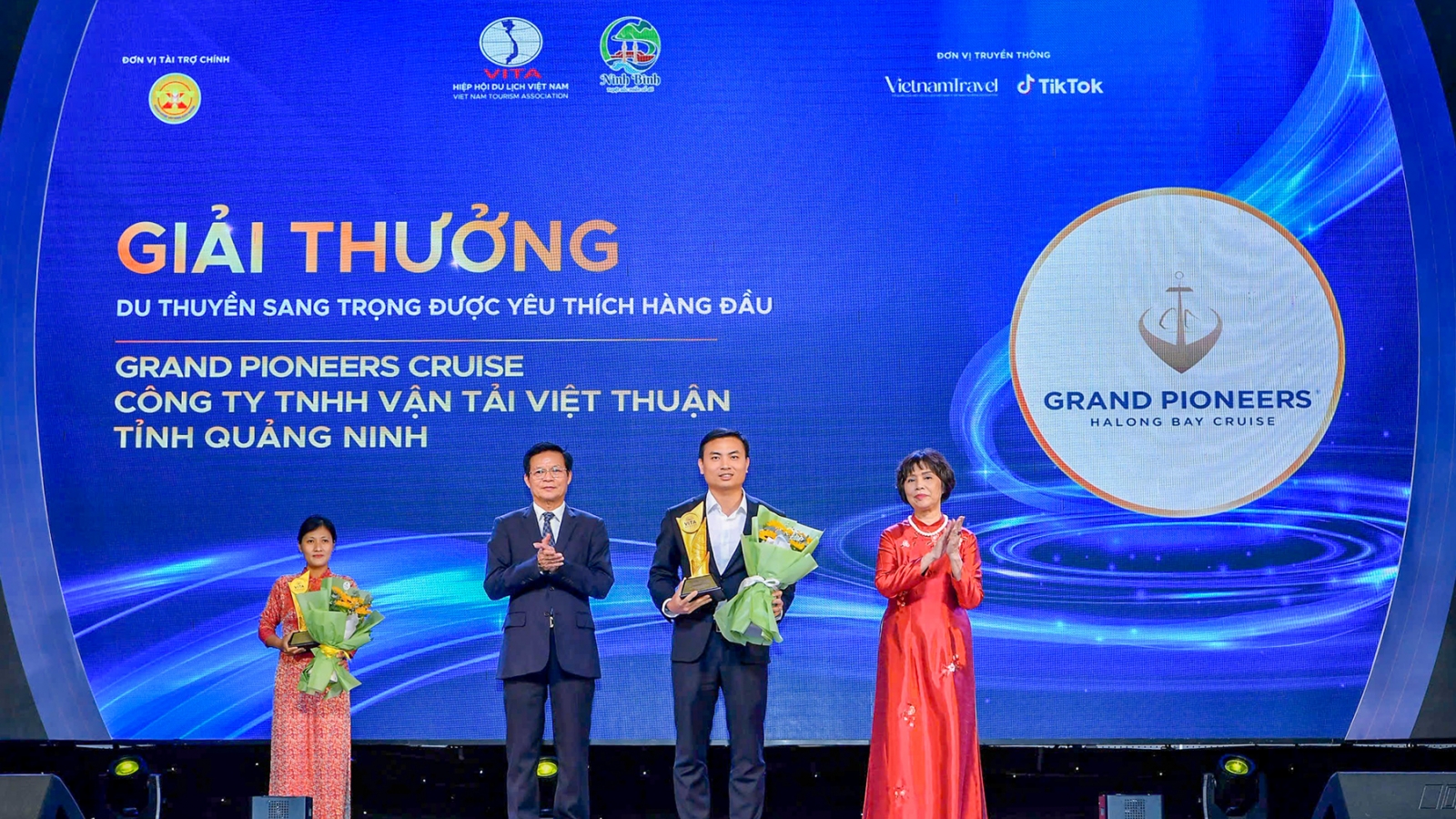 Việt Thuận Group và Grand Pioneers nhận 2 giải thưởng phát triển xanh và du lịch cao cấp