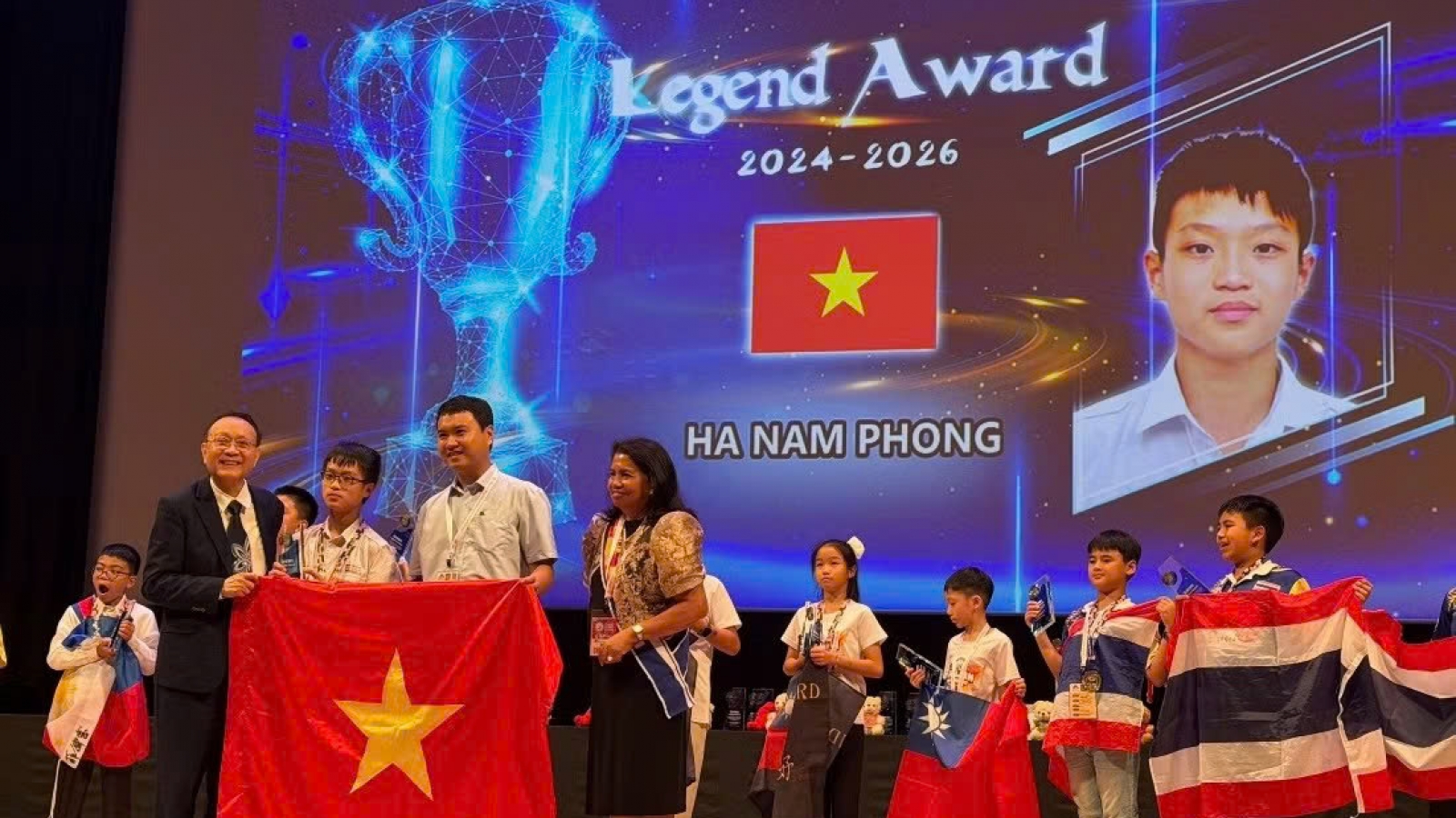 All 34 Vietnamese students win prizes at World Mathematics Invitational