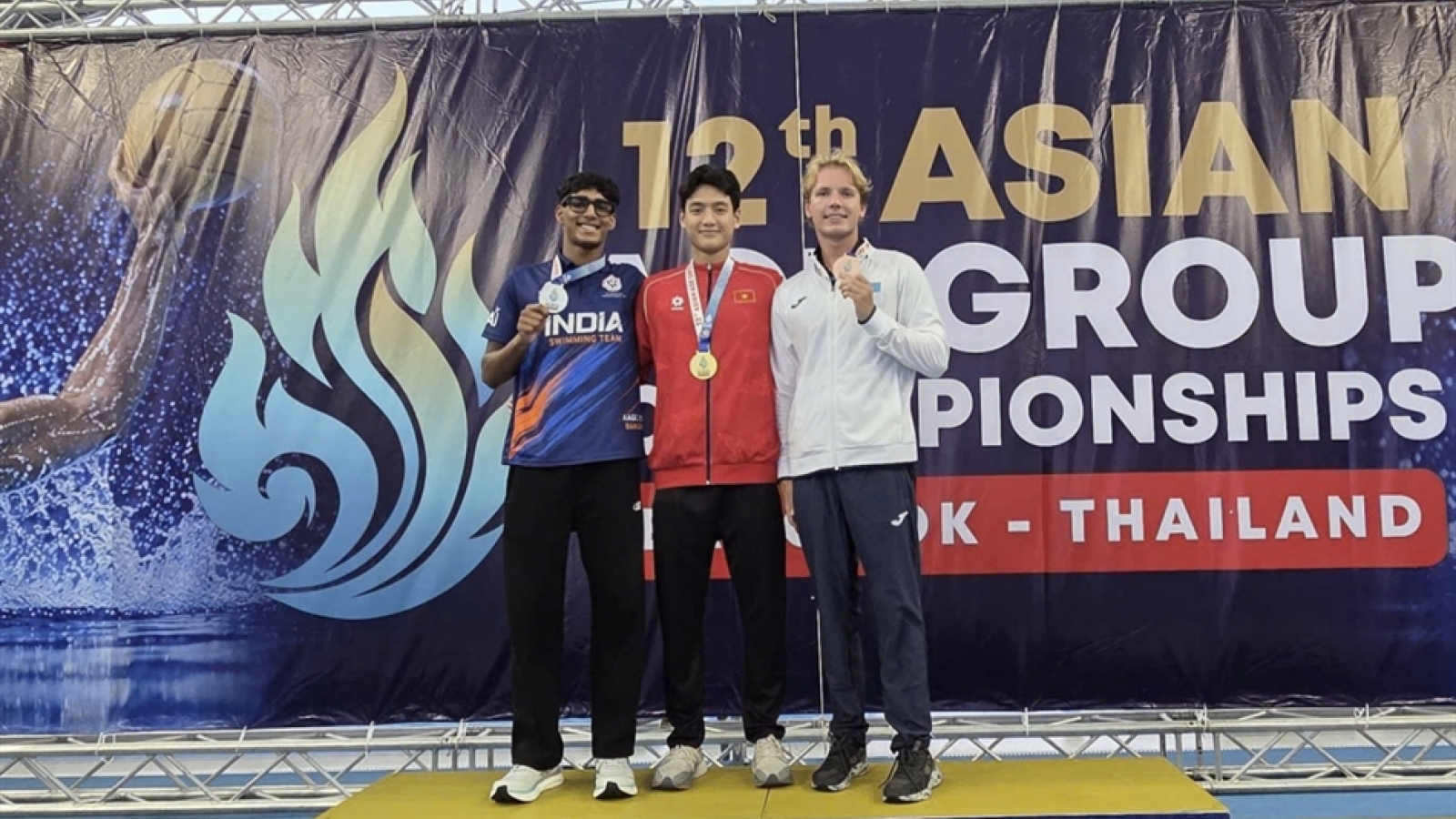 Vietnamese swimmers win 3 golds, break Asian youth record in Thailand