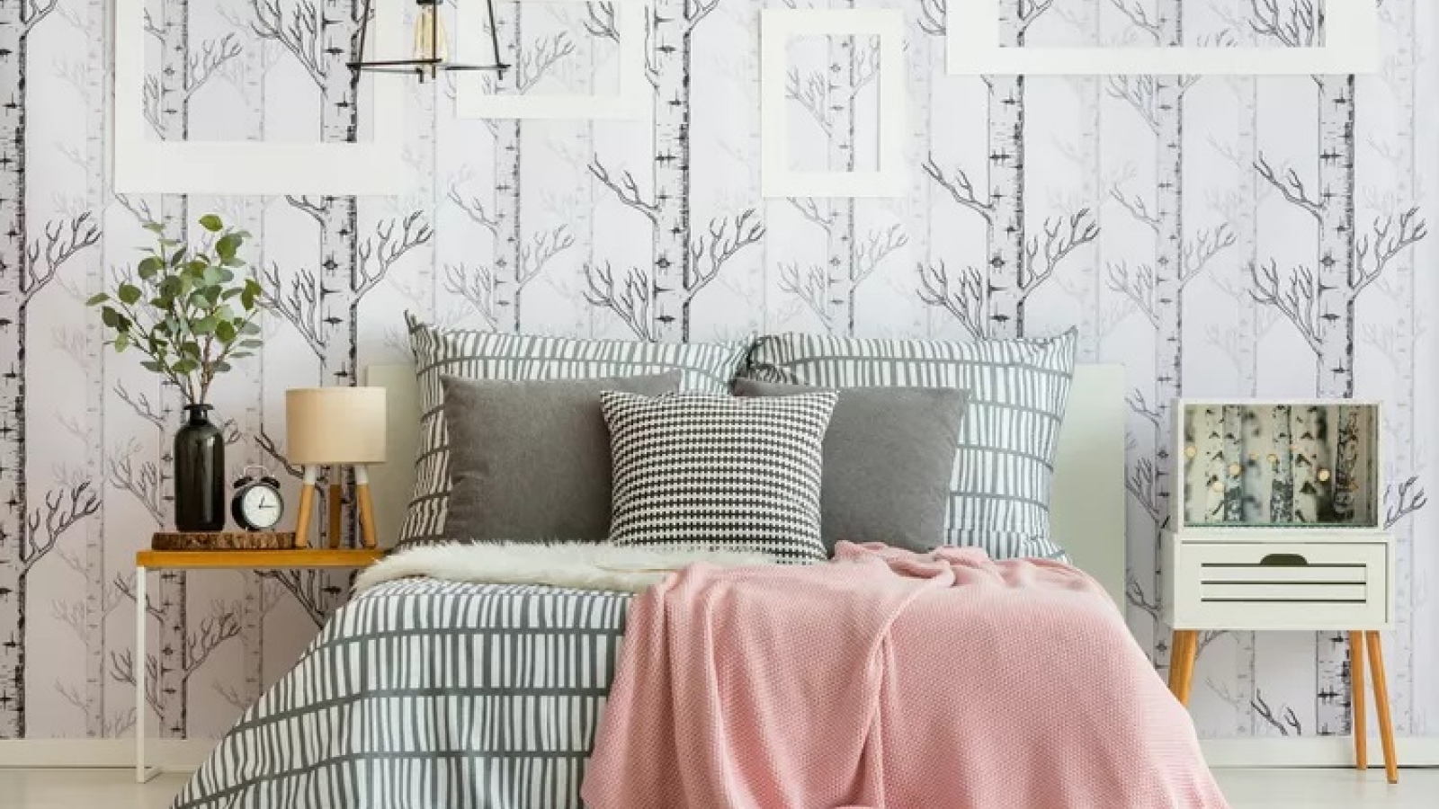 Muốn phòng ngủ đẹp hơn, hãy tránh 5 kiểu chăn ga này
