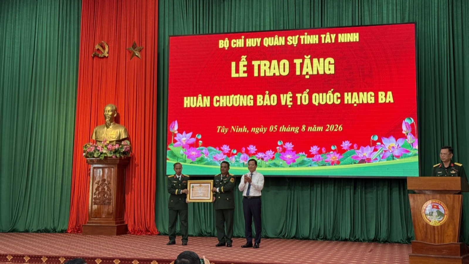 Đội K73 ở Tây Ninh đón Huân chương Bảo vệ Tổ quốc hạng Ba