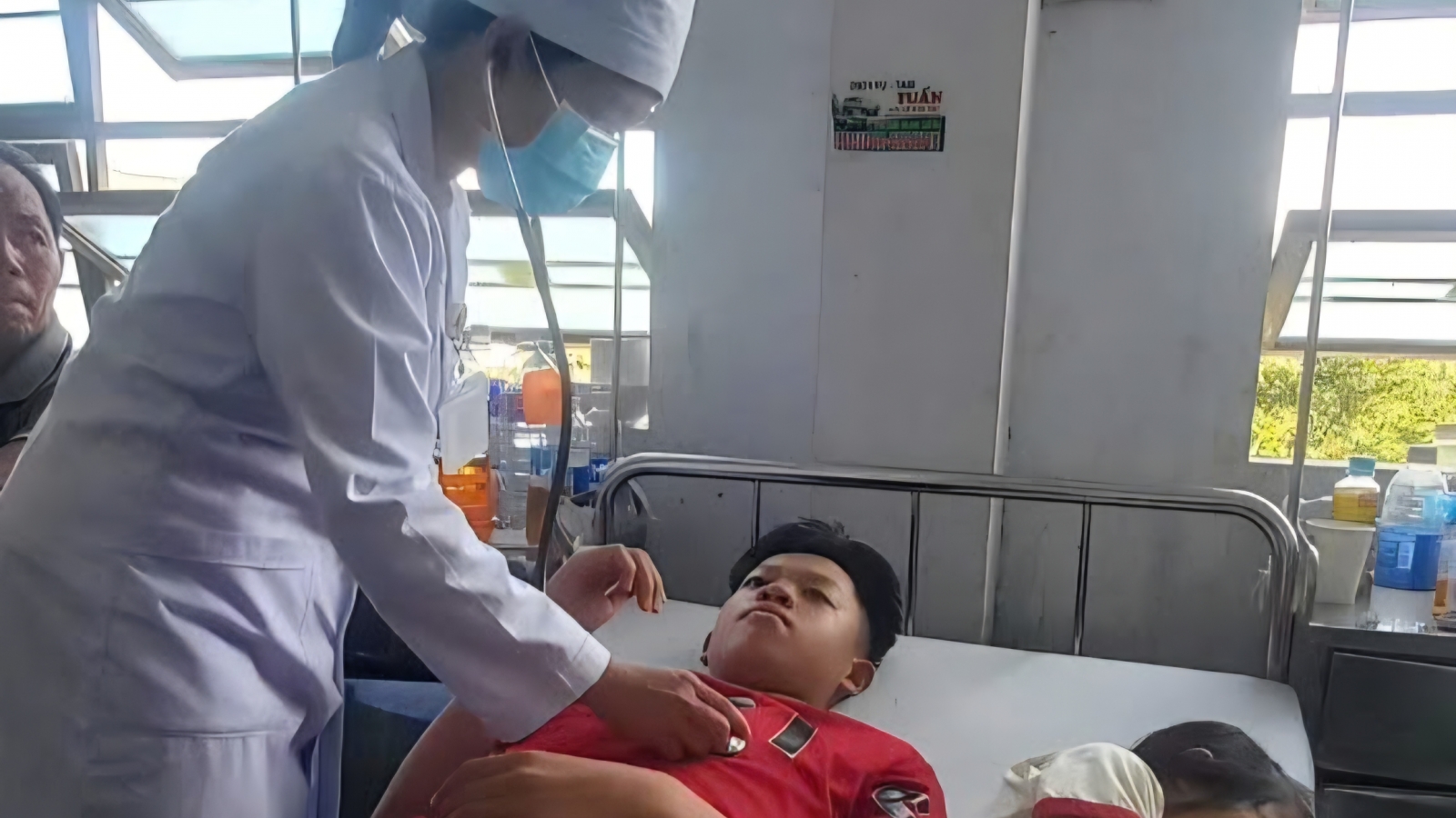 Vụ nghi ngộ độc vì ăn bánh mì tại Gia Lai: Bệnh nhân nhập viện lên tới 150 người