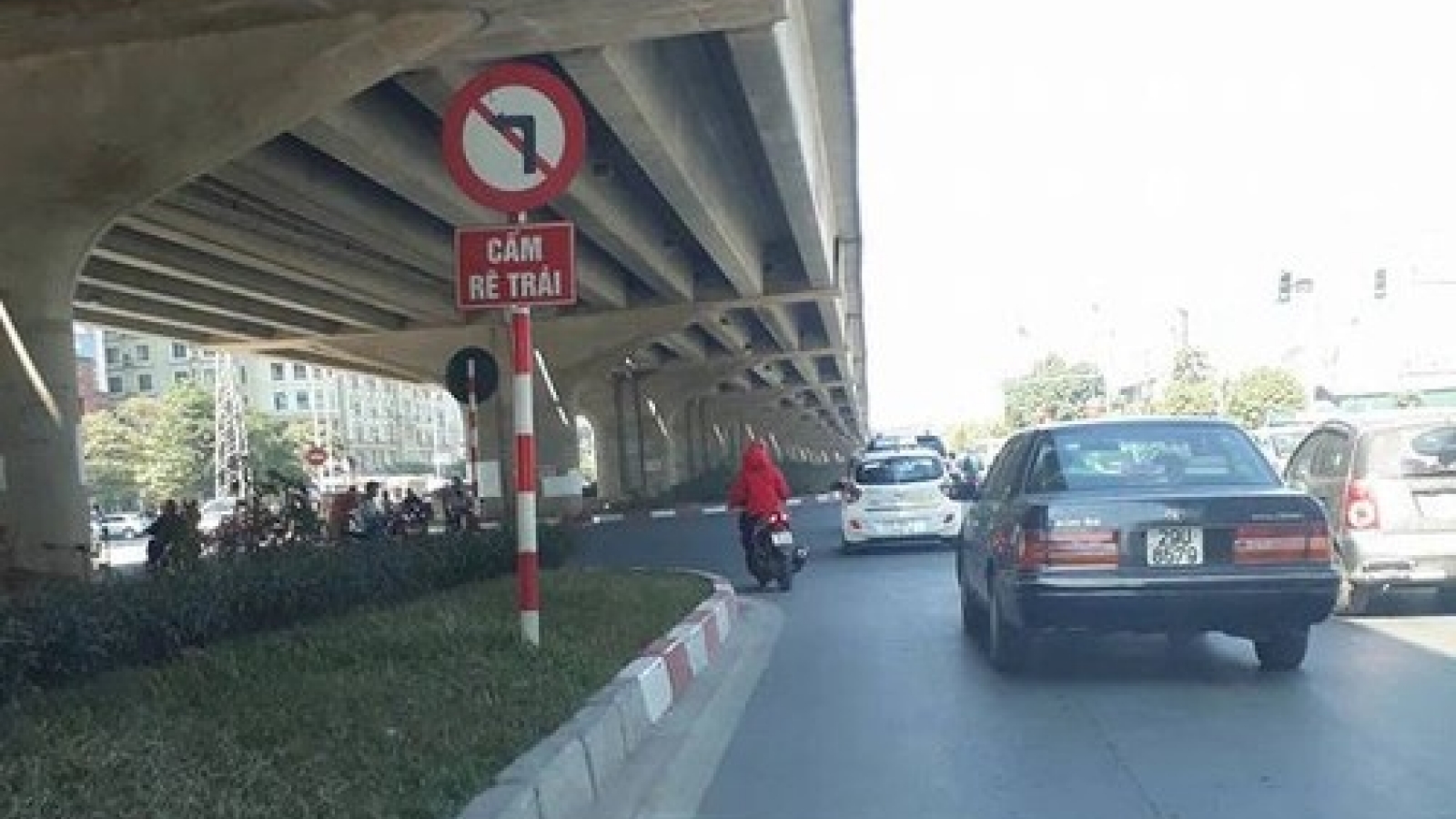 Quy định mới tài xế phải biết: Cấm rẽ trái có cấm quay đầu xe?