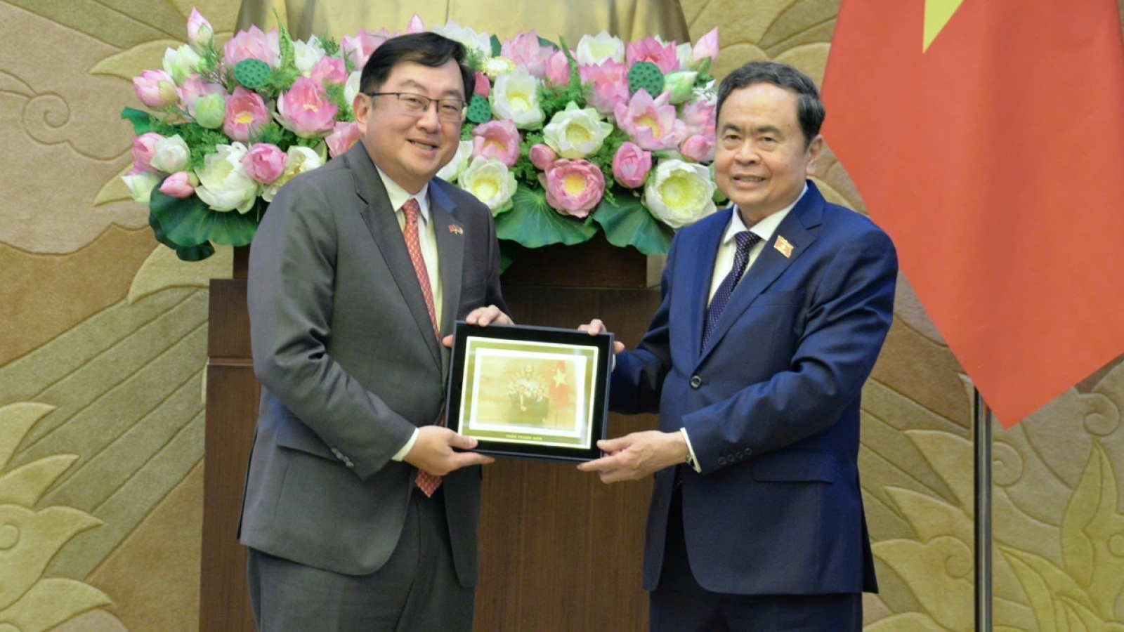 Chủ tịch Quốc hội tiếp Đại sứ Malaysia tại Việt Nam