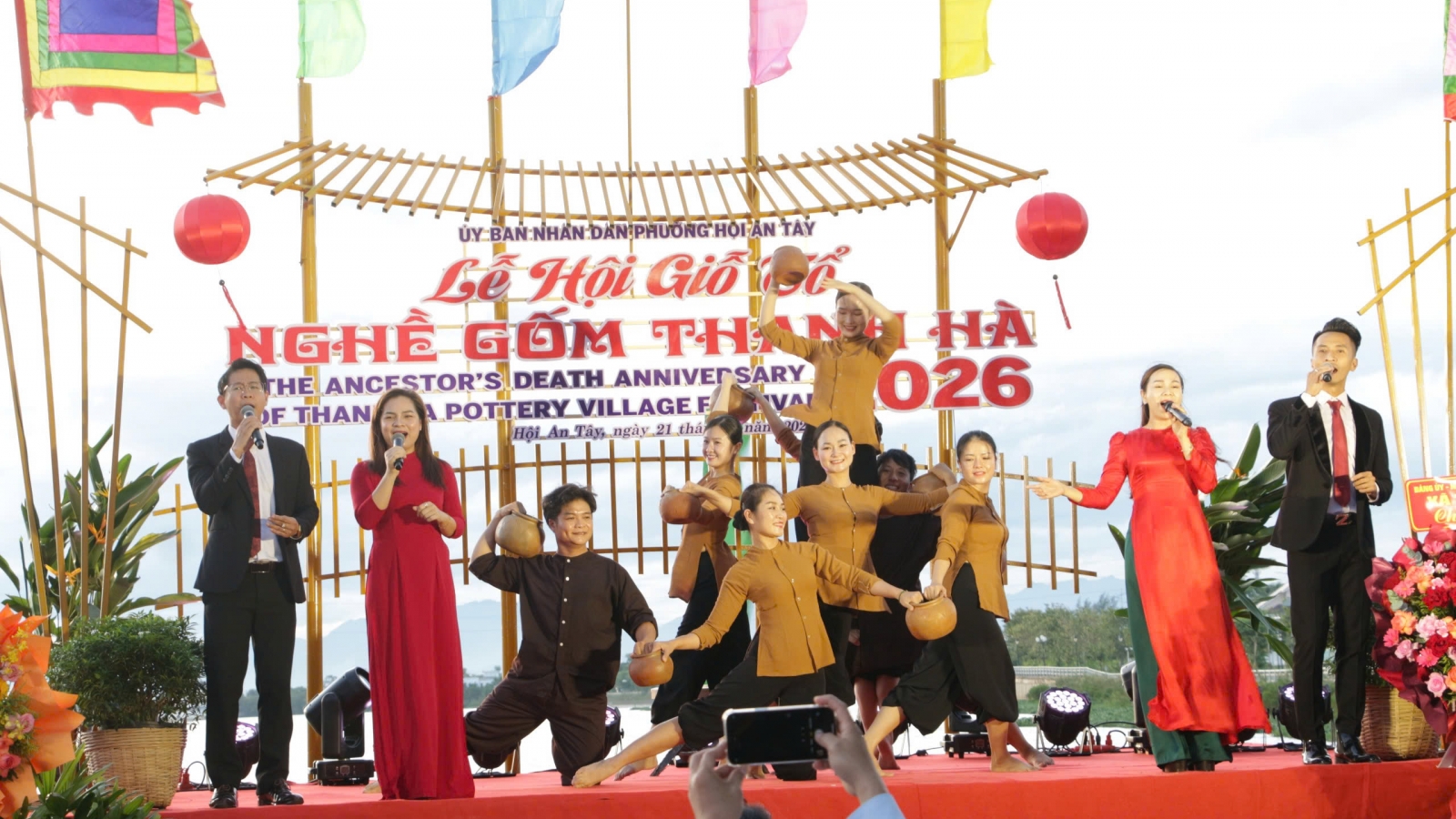Lễ hội Giỗ tổ nghề gốm Thanh Hà - làng nghề có hơn 500 năm lịch sử