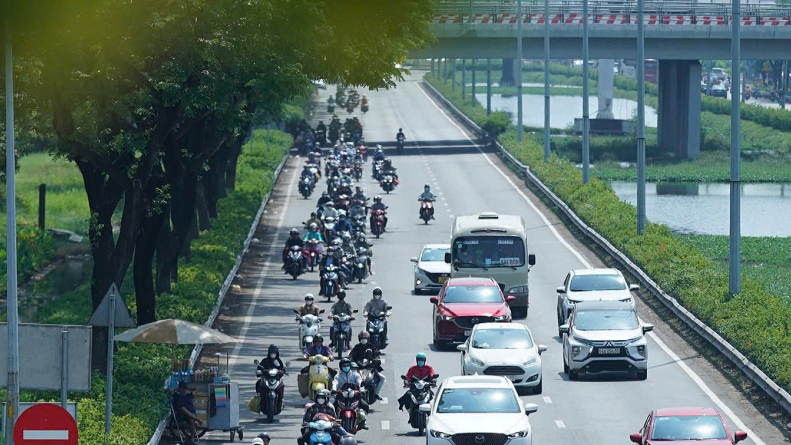 Sáng 30/8, lượng người và phương tiện rời TP.HCM dự báo tăng mạnh