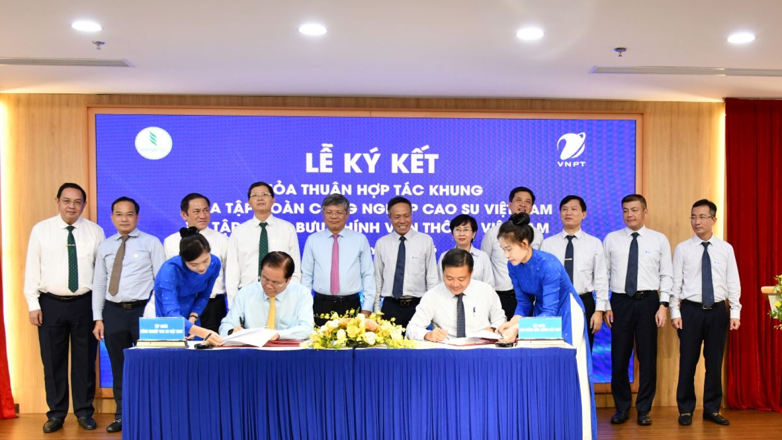 VNPT và VRG nghiên cứu phát triển mô hình khu công nghiệp công nghệ số