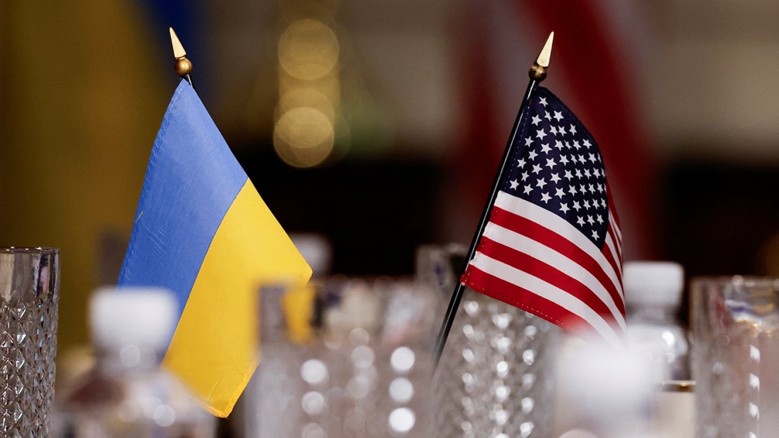 Mỹ nối lại việc chia sẻ thông tin tình báo với Ukraine