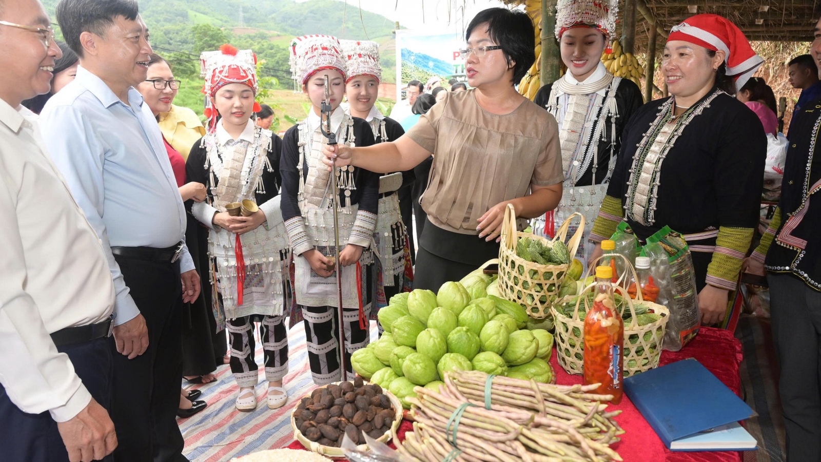 Thôn có 95% đồng bào dân tộc Dao ở Lào Cai được công nhận "Thôn số"