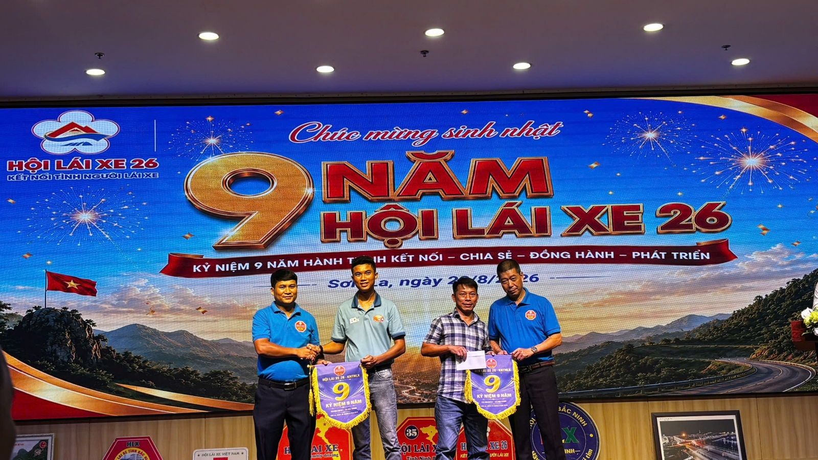 Kết nối vì môi trường lái xe an toàn và văn minh