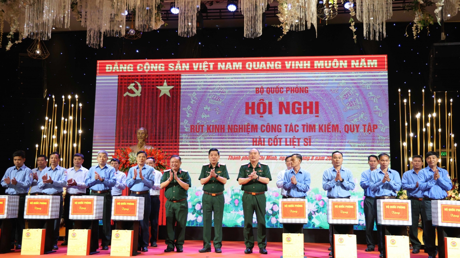 Bộ Quốc phòng rút kinh nghiệm trong tìm kiếm, quy tập hài cốt liệt sĩ