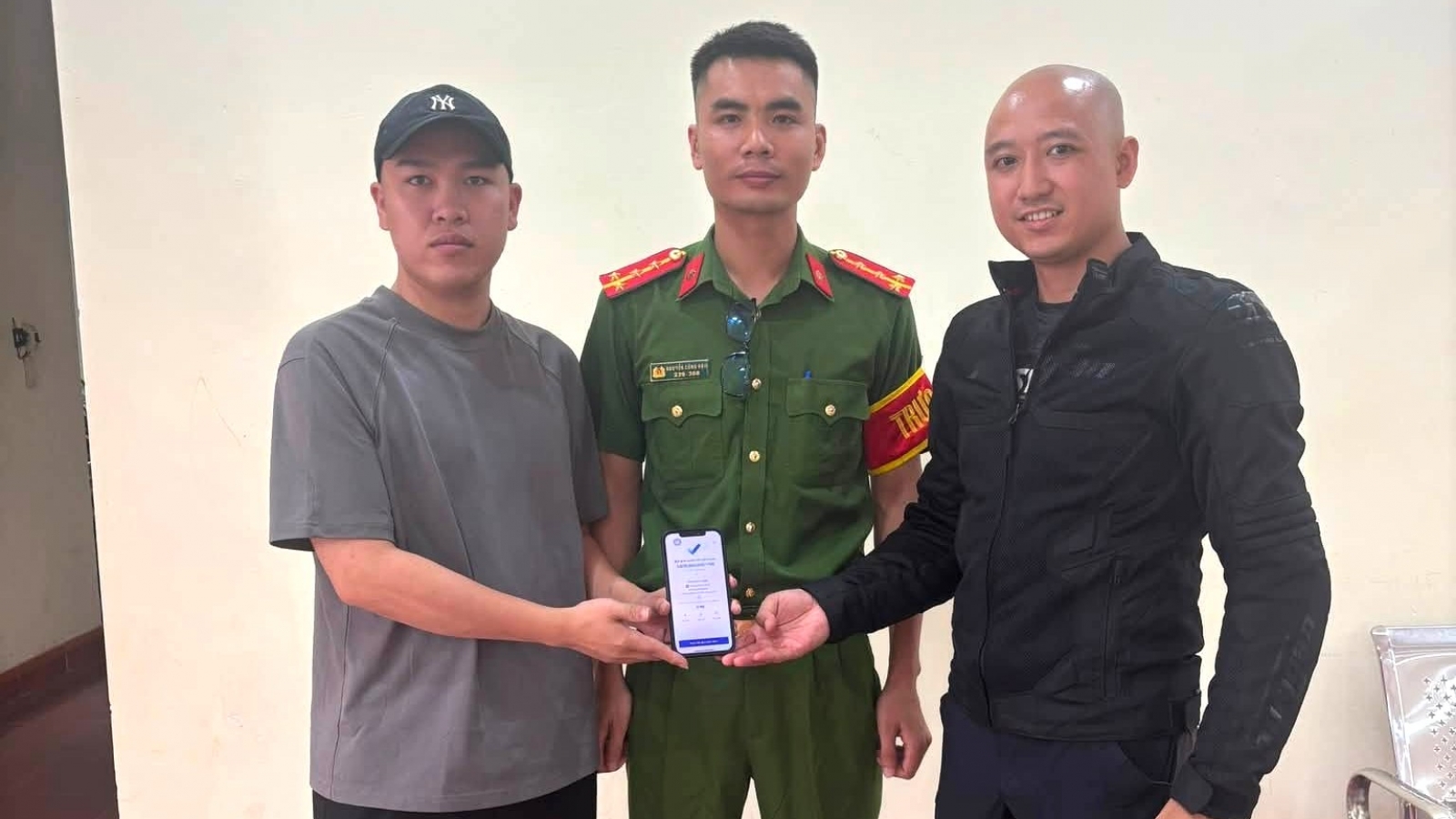 Bất ngờ nhận 5 tỷ đồng chuyển nhầm, nam thanh niên ở Quảng Trị trình báo công an