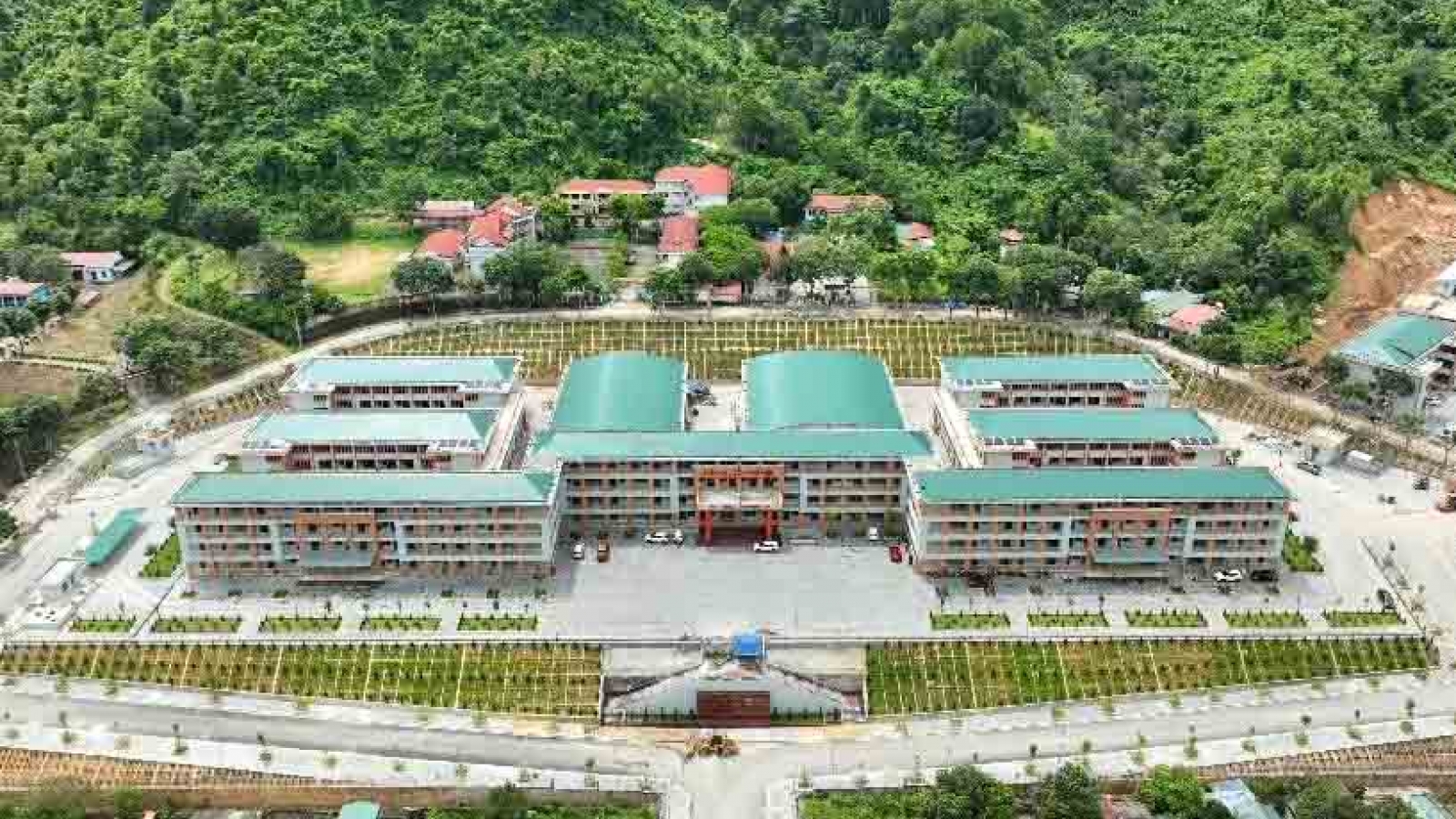 Những ngôi trường mới ở Lai Châu sẵn sàng đón mùa gieo chữ