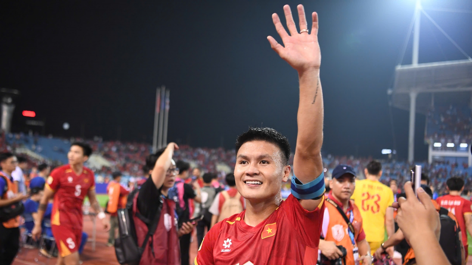 Dàn sao ĐT Việt Nam chia vui cùng người thân sau chức vô địch ASEAN Cup 2026