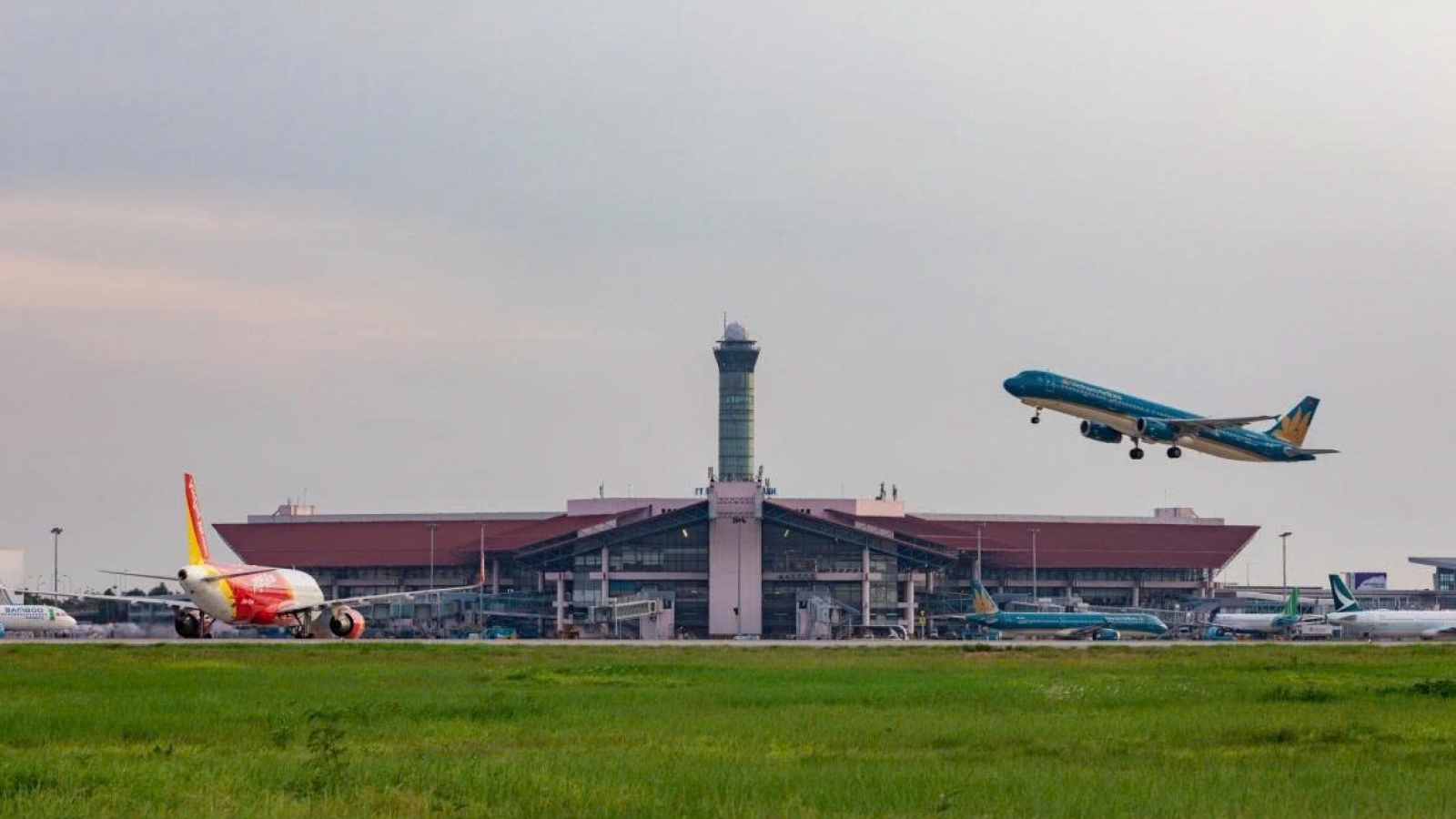 Thành lập Ủy ban quốc gia về an ninh hàng không và tạo thuận lợi hàng không
