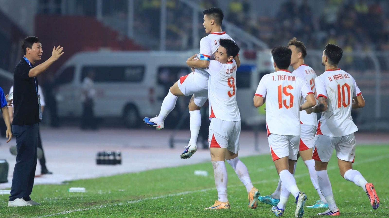 ASEAN Cup 2026 lập kỷ lục đá phản lưới nhà, ĐT Việt Nam may mắn kỳ lạ