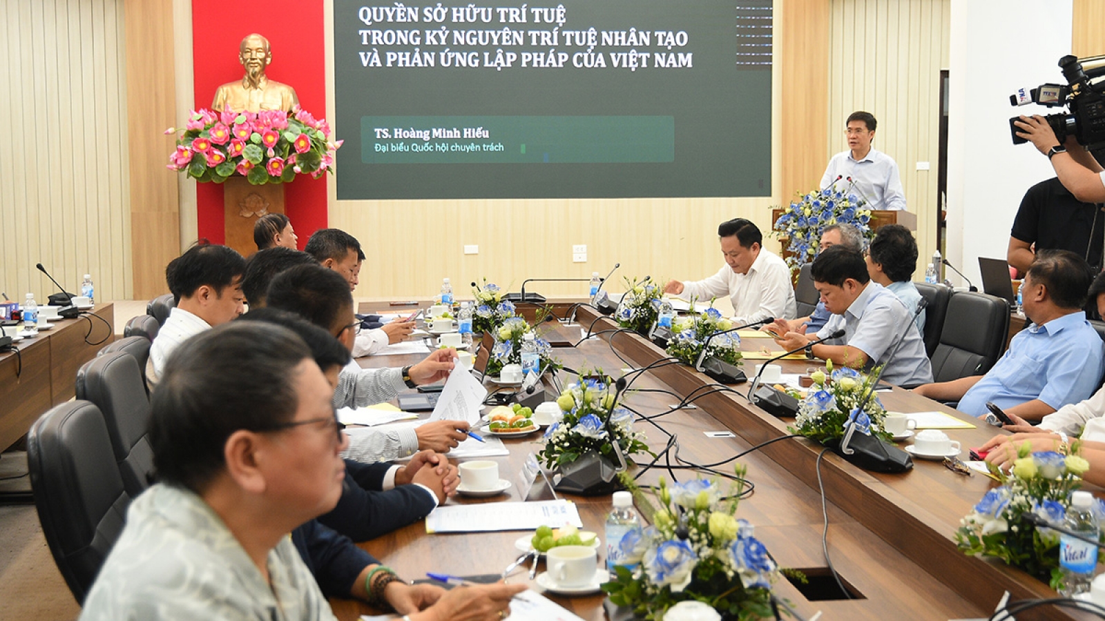 Tìm giải pháp khơi thông điểm nghẽn, phát triển văn hóa số