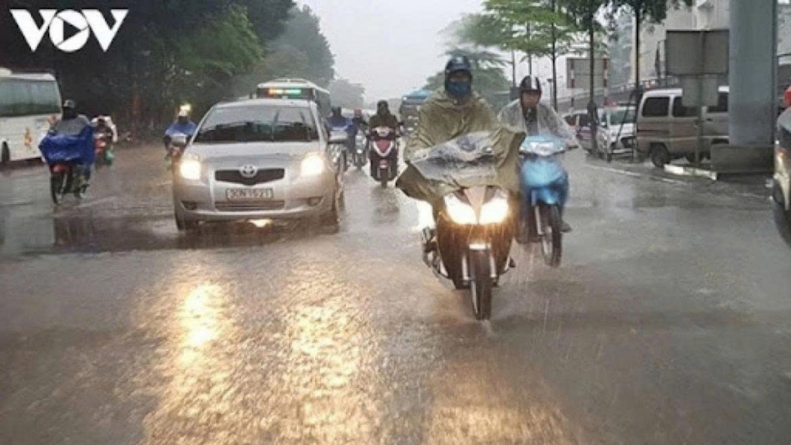 Thời tiết ngày 23/8: Bắc Bộ mưa lớn, miền Trung nắng nóng
