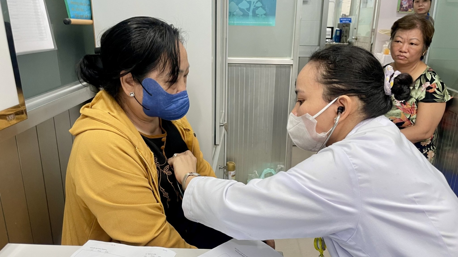 Bác sĩ bệnh viện có thể biệt phái về làm giám đốc trạm y tế từ 3-5 năm