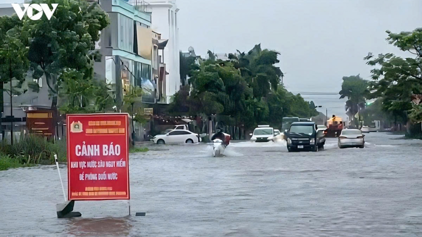 Hành động khẩn khắc phục hậu quả bão số 4 và mưa lũ