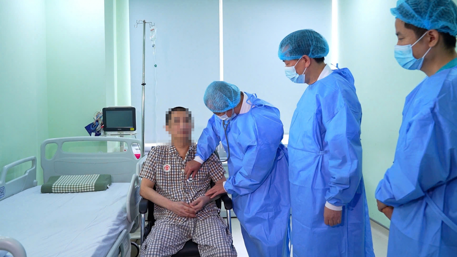 Ghép tim lần 2 trong 3 ngày cứu bệnh nhân suy tim giai đoạn cuối