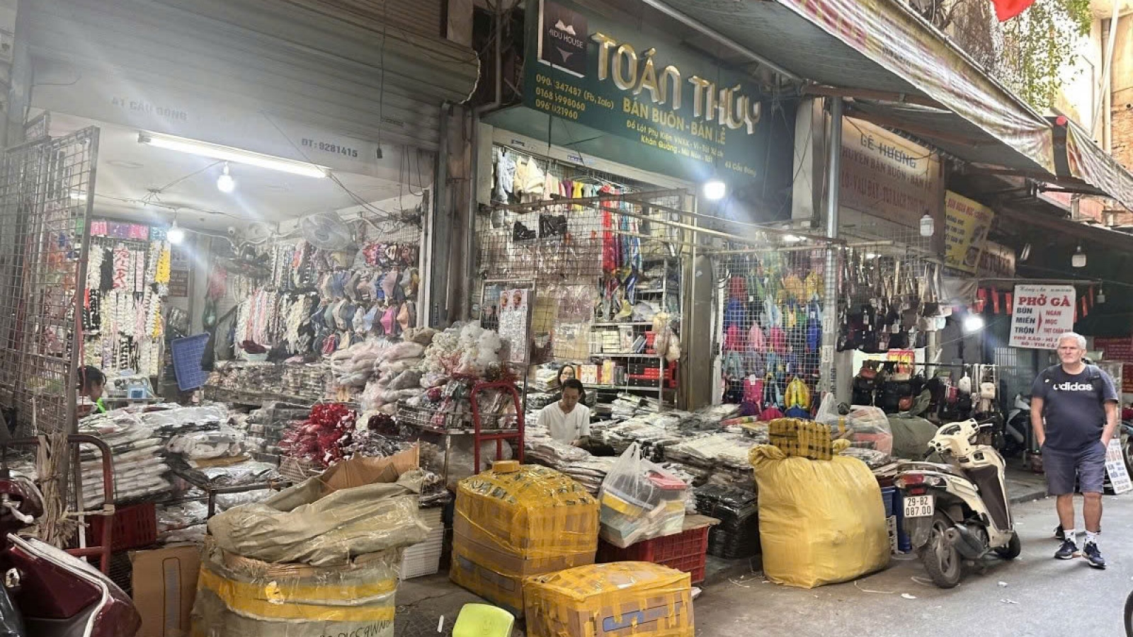 Bộ Tài chính đề xuất giảm 30% thuế hộ kinh doanh, doanh nghiệp doanh thu đến 10 tỷ