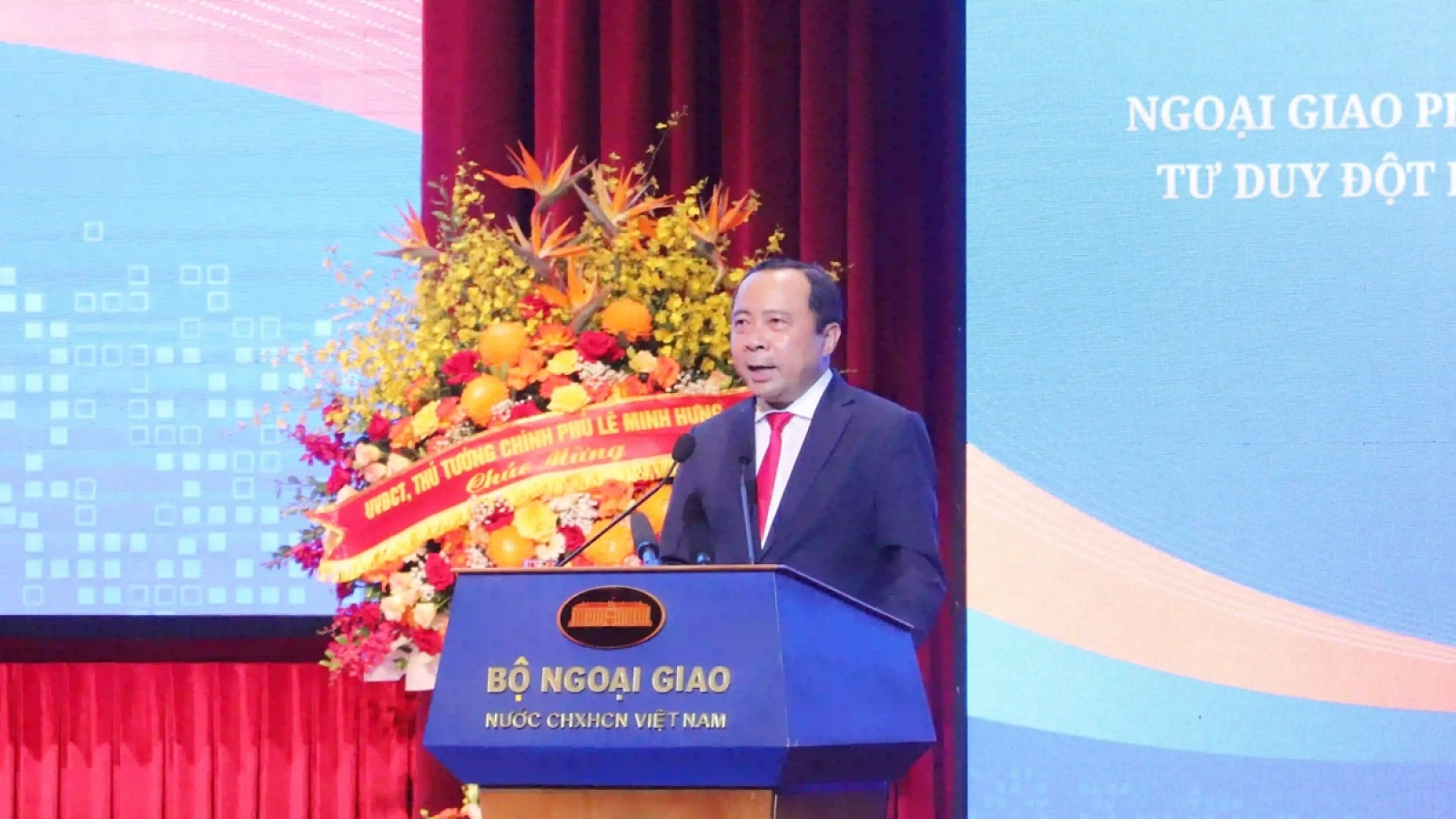 Ngoại giao khoa học - công nghệ hướng tới làm chủ công nghệ chiến lược