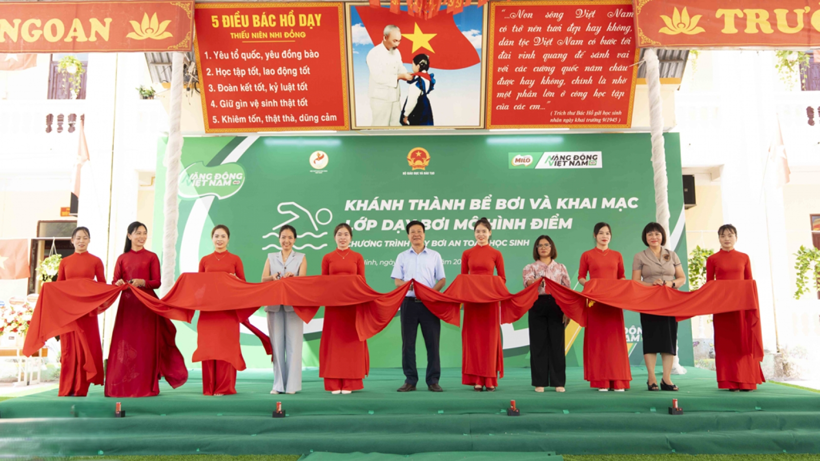 Nestlé Việt Nam trao tặng bể bơi và lớp dạy bơi mô hình điểm tại Bắc Ninh