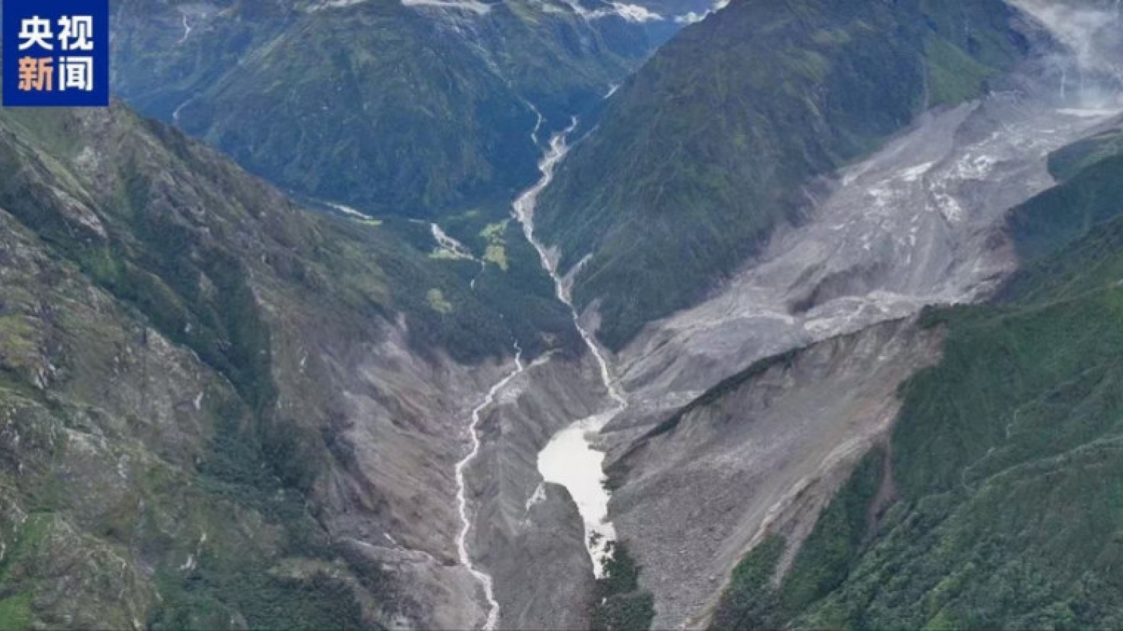Nepal đối mặt nguy cơ lũ mới sau khi hồ chắn gần biên giới Trung Quốc tràn bờ