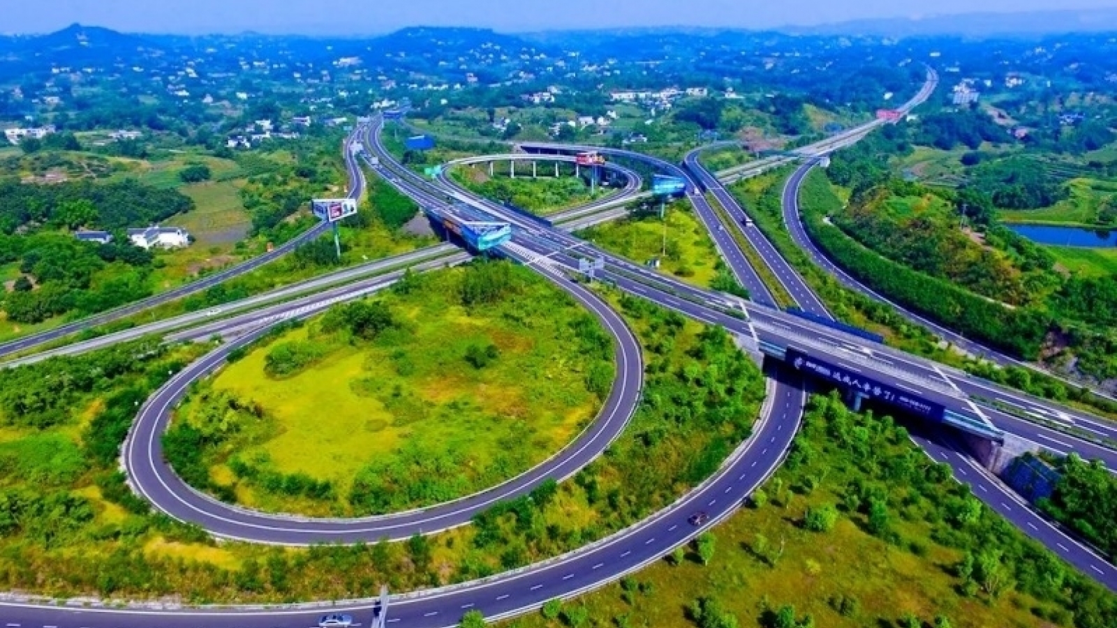 Du lịch tự lái xe tại Trung Quốc được đầu tư quy mô lớn