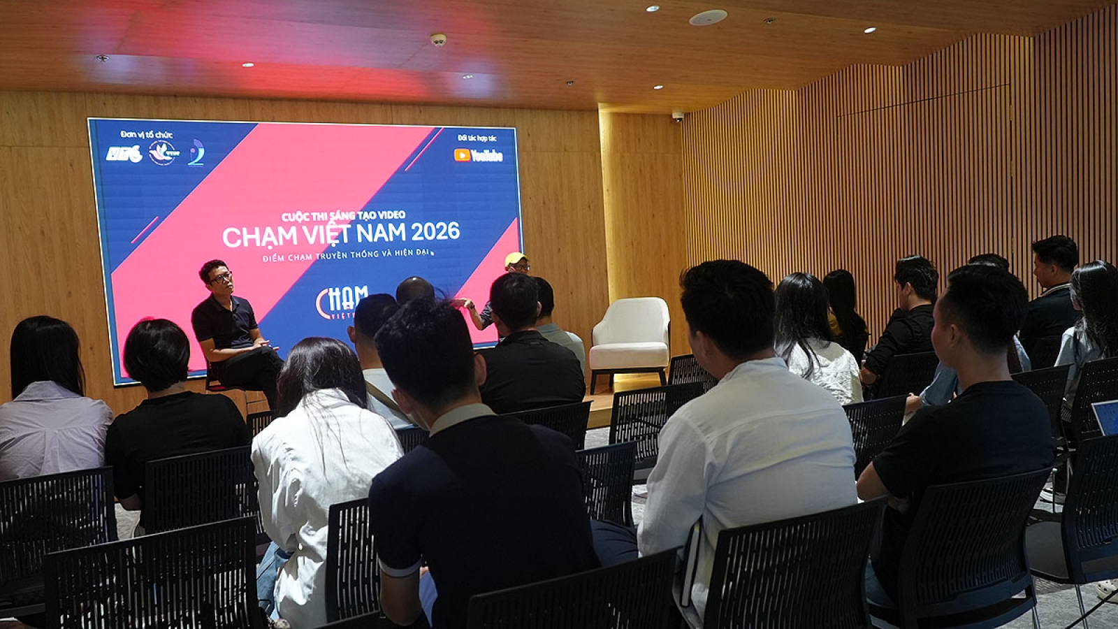 “Chạm Việt Nam 2026”: Cùng thế hệ trẻ nuôi dưỡng văn hóa Việt trên không gian số
