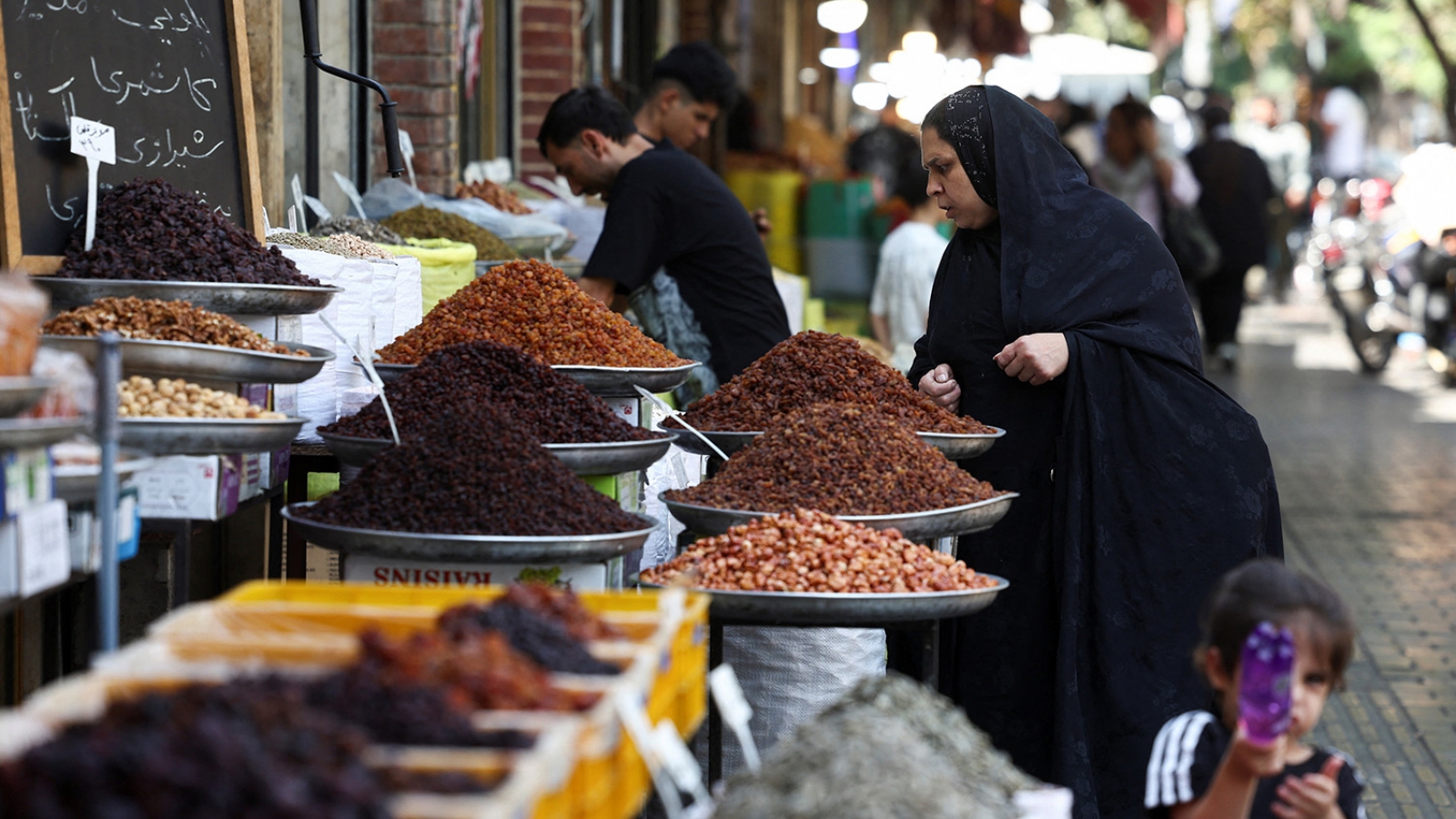 Kinh tế Iran suy giảm hơn 10% vì chiến tranh