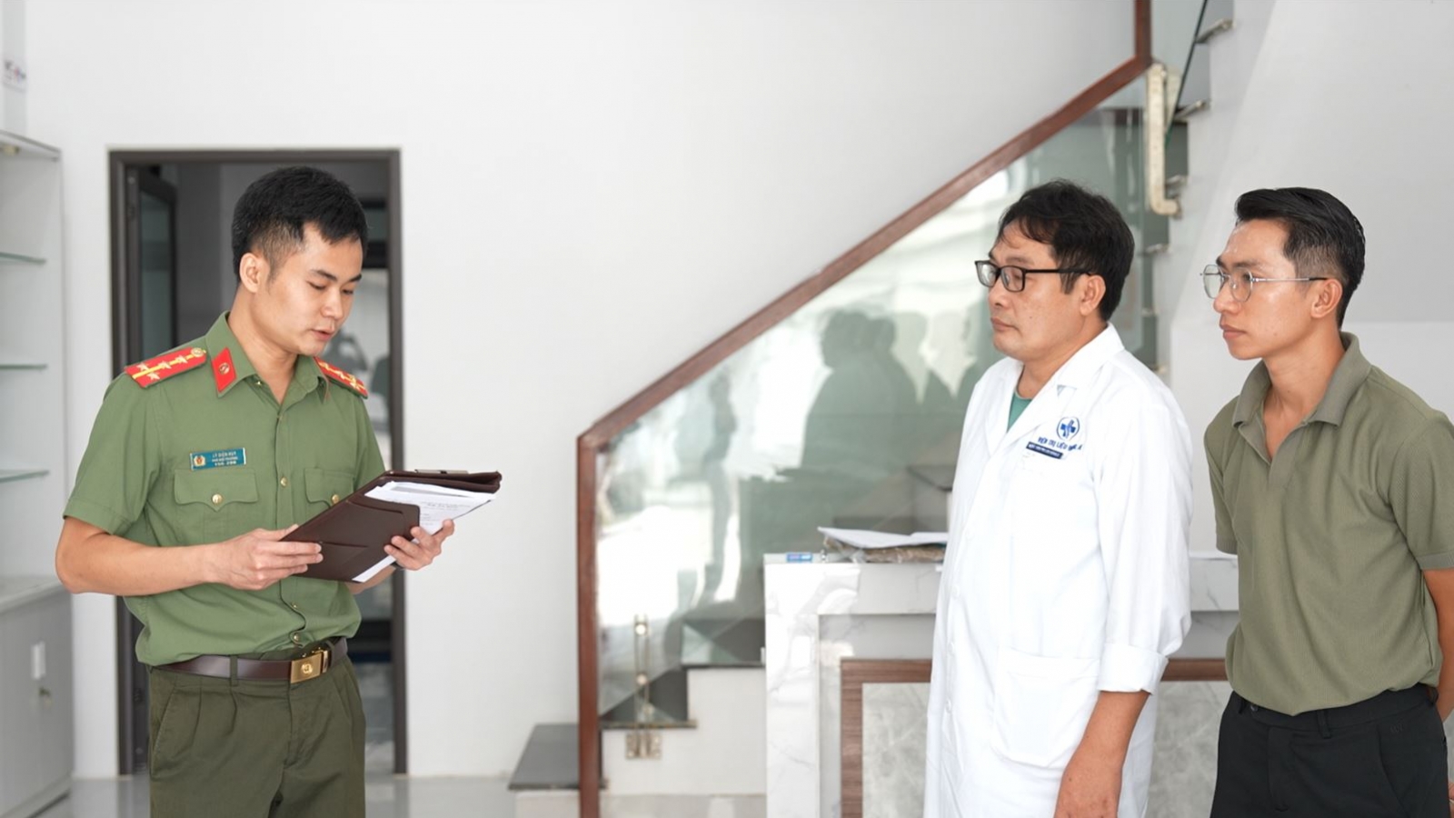Khởi tố đối tượng điều hành phòng khám Việt Nhật CB lừa dối khách hàng