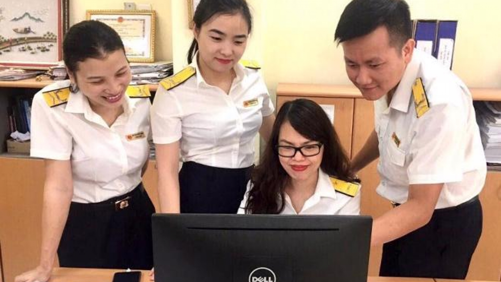 Cục Thuế ra công điện đôn đốc hộ, cá nhân kinh doanh thông báo doanh thu đúng hạn