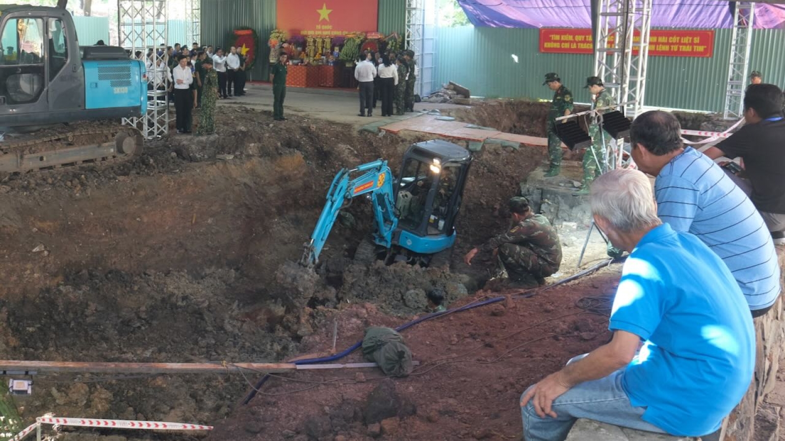 Phát hiện 8 bộ hài cốt liệt sĩ, 7 di vật kèm theo tại Công viên Lê Thị Riêng