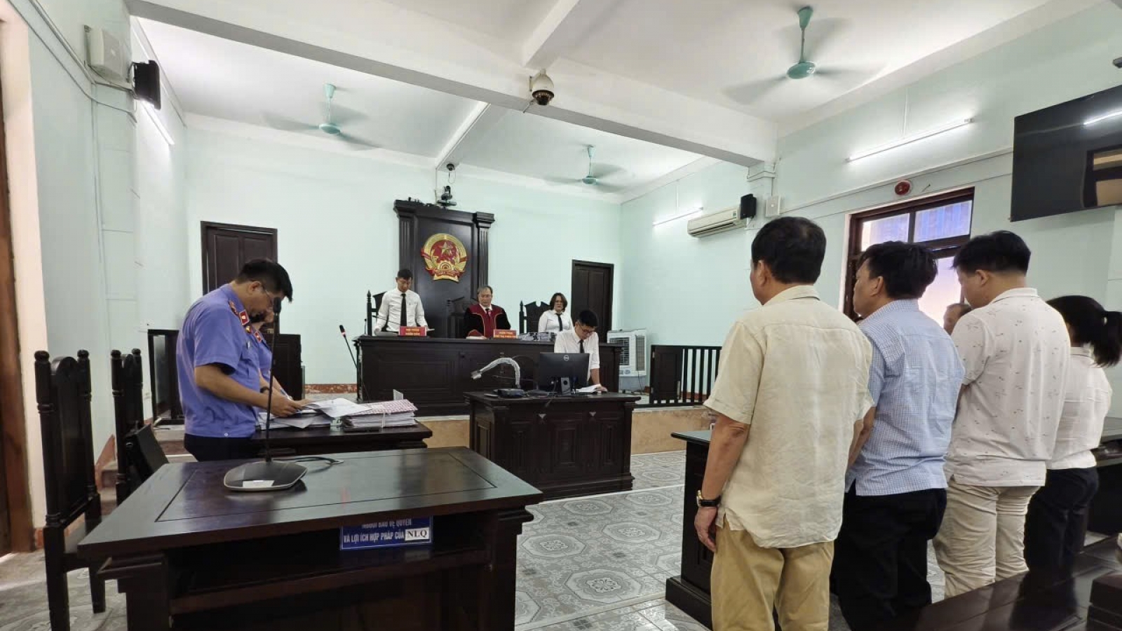 Huế: Cựu Phó Viện trưởng và cựu thẩm phán lĩnh án tù vì nhận hối lộ