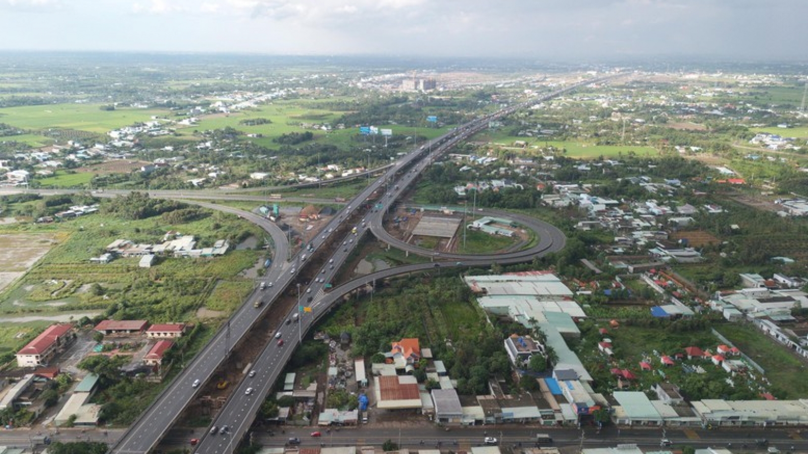 Đẩy nhanh tiến độ, phấn đấu hoàn thành các dự án cao tốc năm 2026