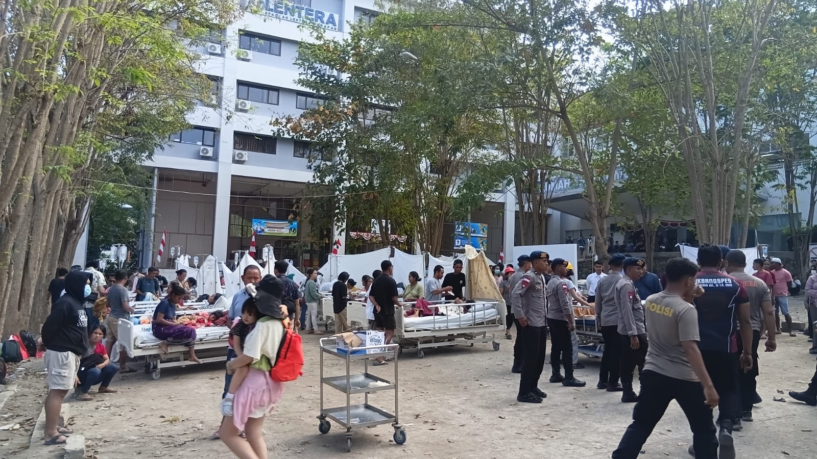 Tăng tốc cứu hộ động đất ở Indonesia, ưu tiên an toàn