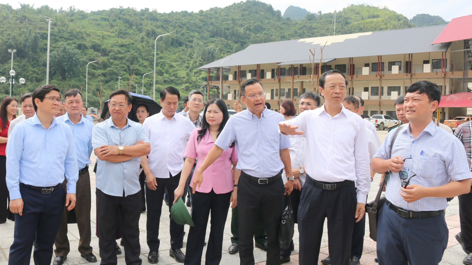 Sẵn sàng cho ngày hội khai trường lịch sử nơi biên cương Mường Khương