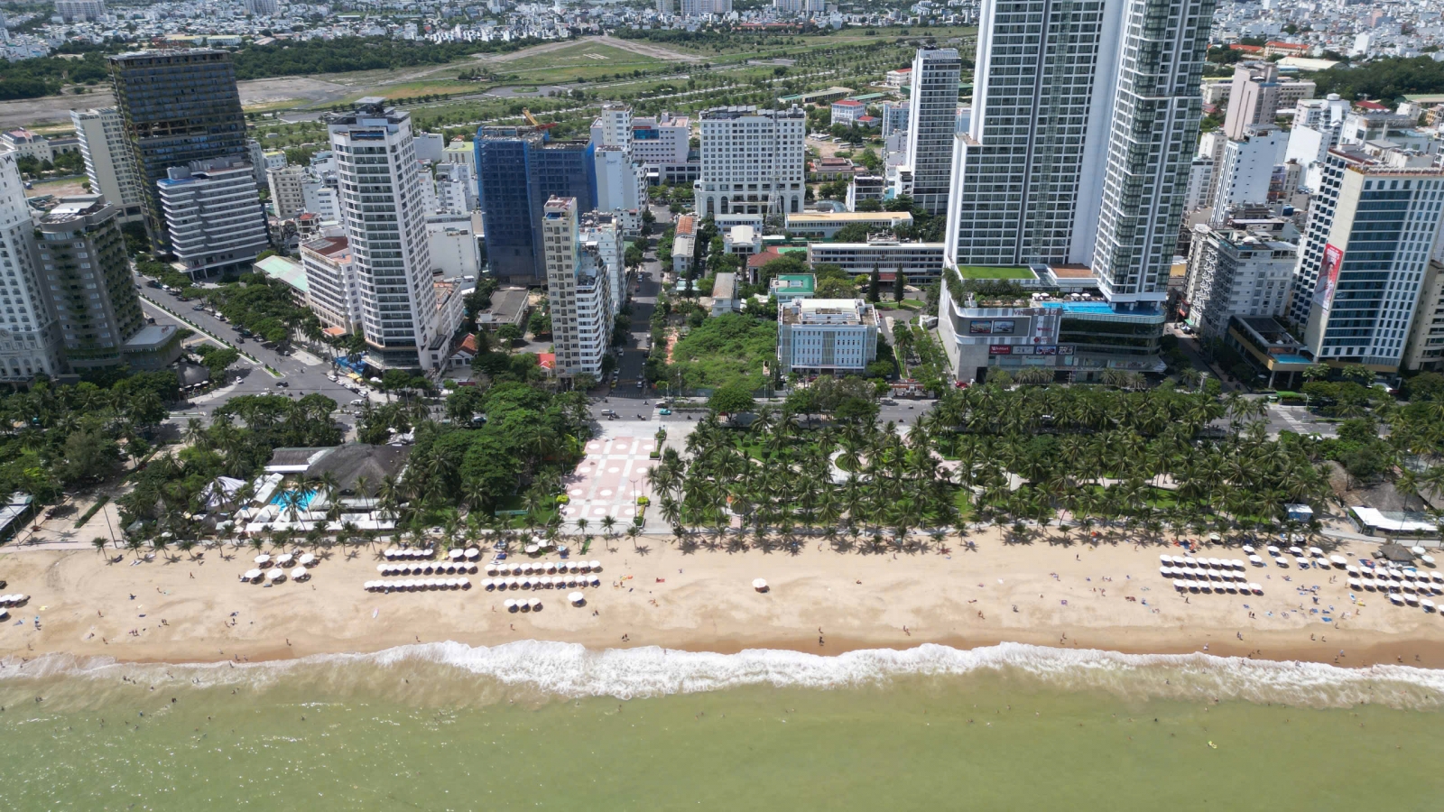 Khánh Hòa rà soát toàn diện 2 dự án nhà hàng ven biển Nha Trang