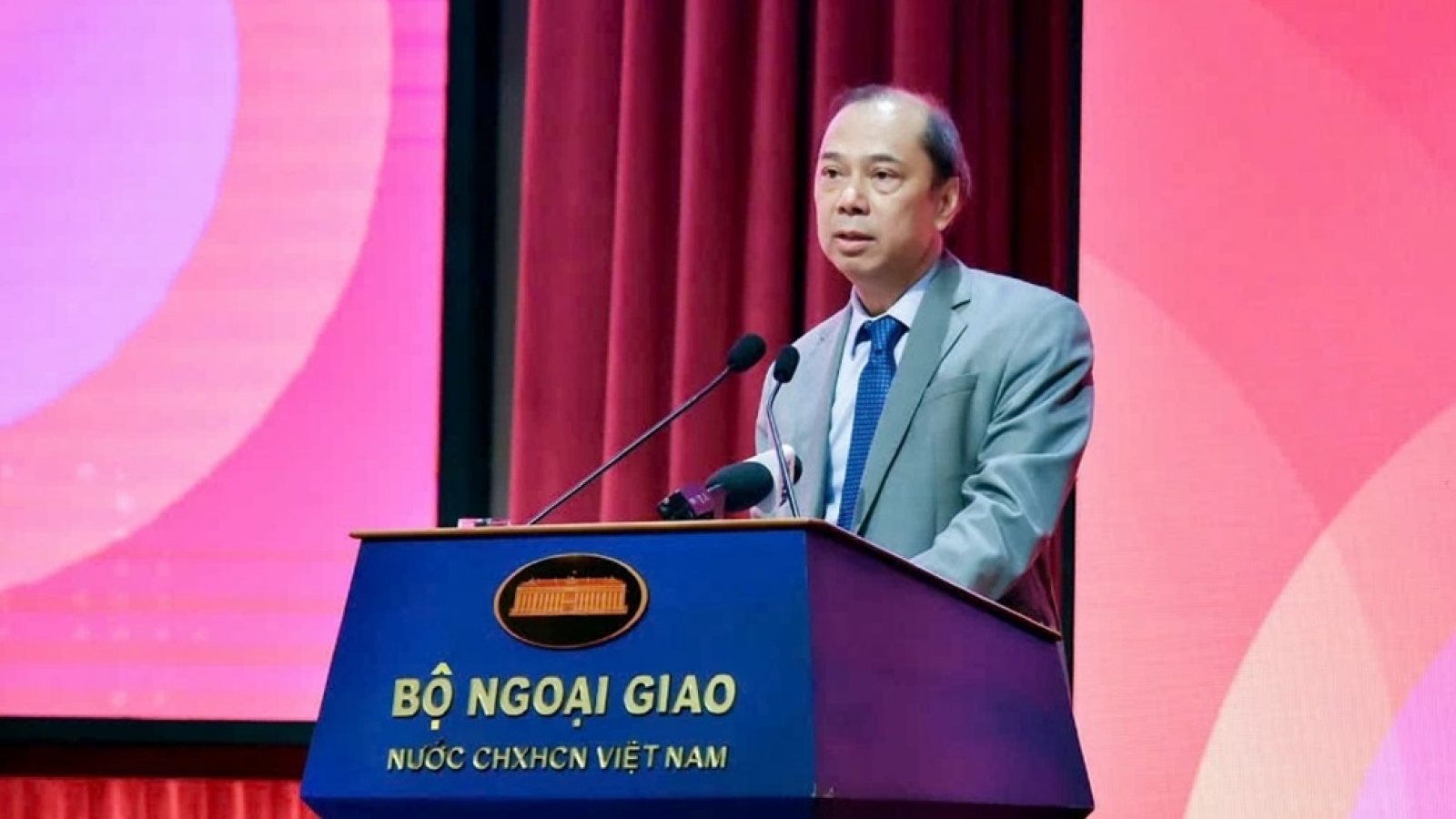 Đối ngoại địa phương chủ động để đón đầu dòng vốn chất lượng cao