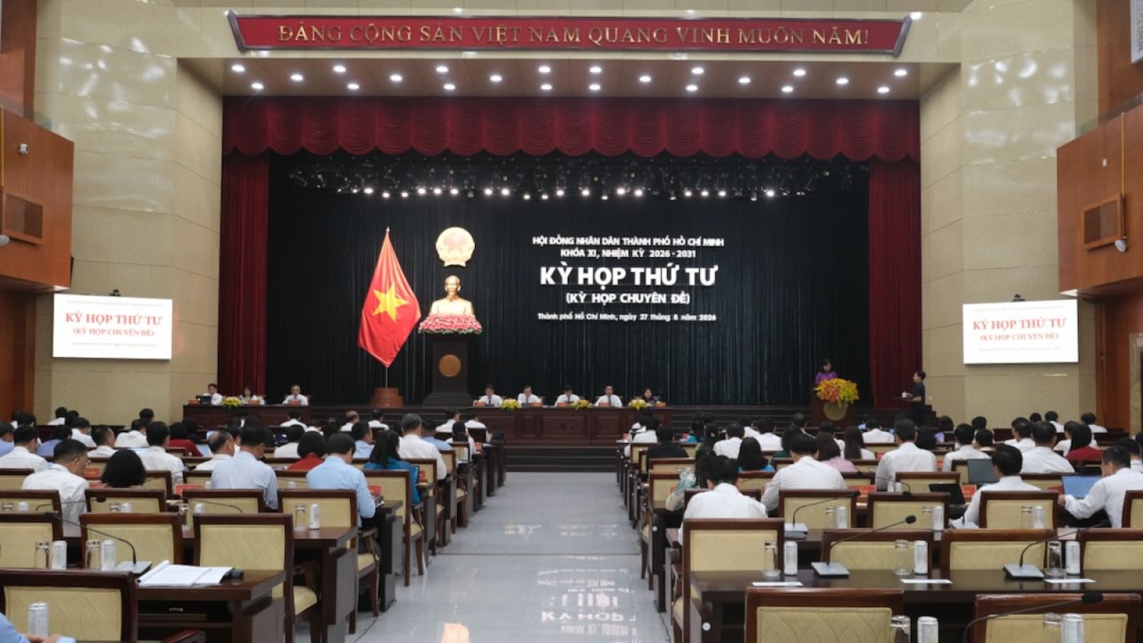 Lãnh đạo IFC TP.HCM nhận lương cao nhất 850 triệu đồng/tháng