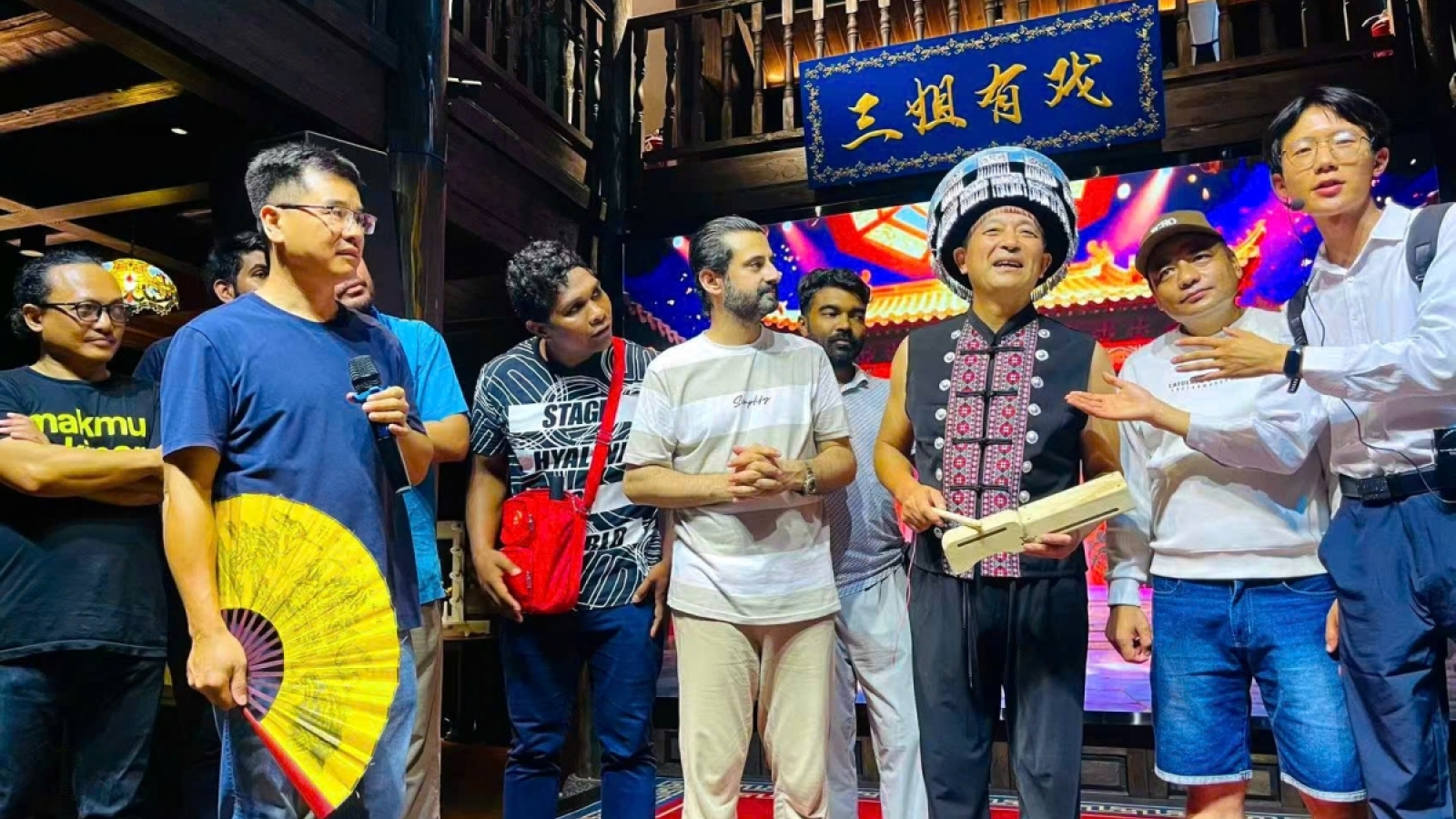 Vì sao Trung Quốc đẩy mạnh nới lỏng chính sách thị thực?