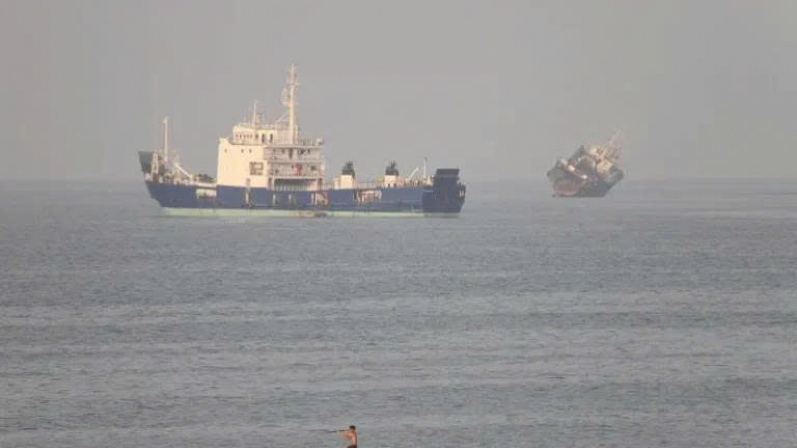 Đàm phán Iran-Oman về eo Hormuz tiến triển, hơn 1.000 tàu lưu thông trong 3 tháng