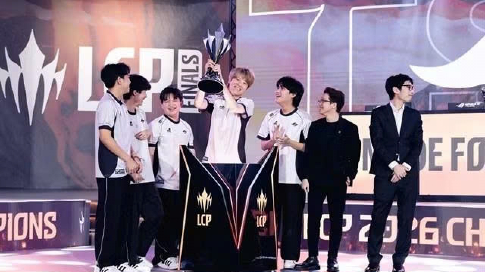 Vietnam's esports team win Asia-Pacific championship