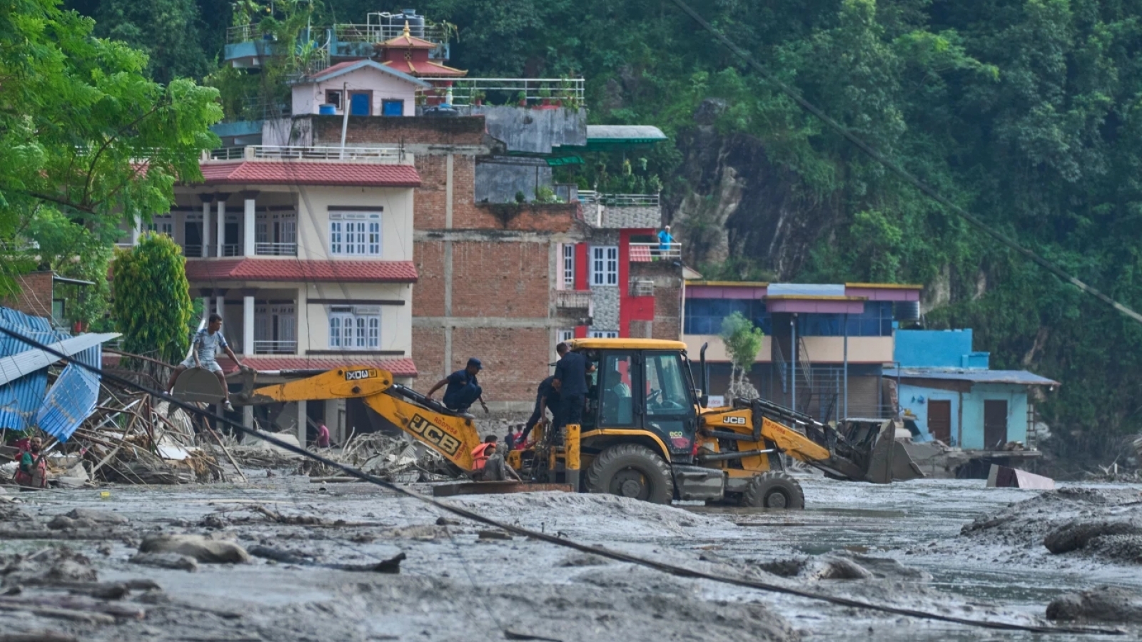 Nóng thế giới hôm nay 28/8: Số người thiệt mạng do lũ quét Nepal tăng nhanh