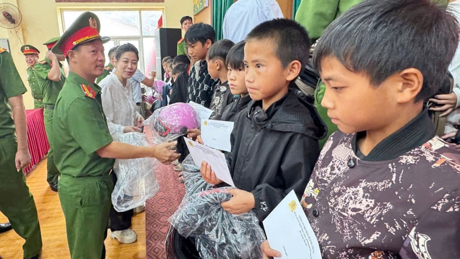 "Gần dân nhất" để phục vụ nhân dân từ những việc nhỏ