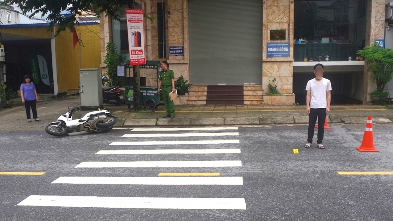 Khởi tố người vừa lái xe vừa dùng điện thoại gây tai nạn giao thông