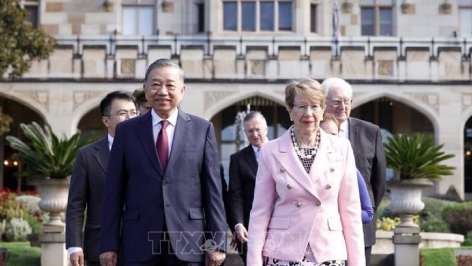 Party General Secretary, State President To Lam meets Governor of New South Wales
