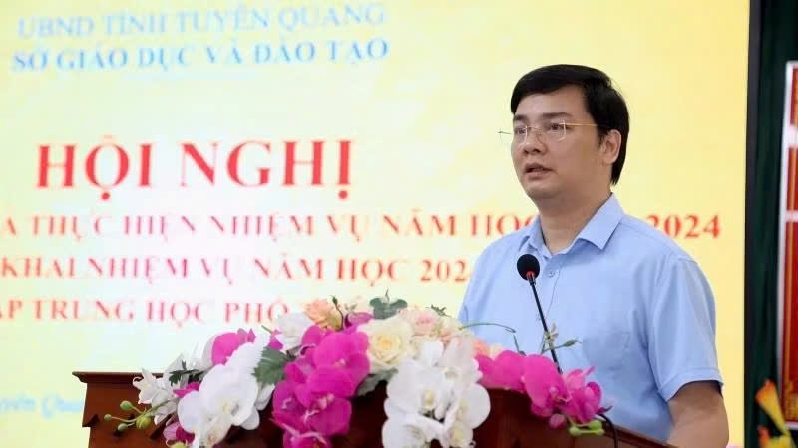 Tạm đình chỉ công tác giám đốc Sở GD&ĐT Tuyên Quang Vũ Đình Hưng